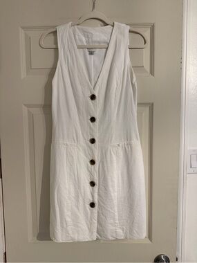 a new day White Sleeveless Button-Front V-Neck Dress